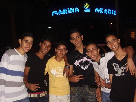 ê 2êMê i ..........Mr